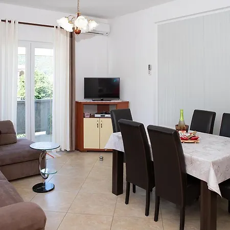 Apartment Mira I Denis *