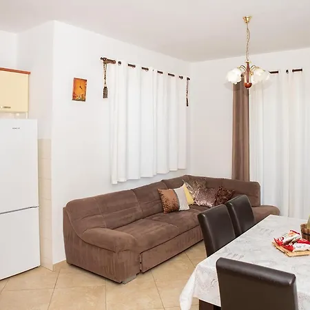 Mira I Denis Apartman